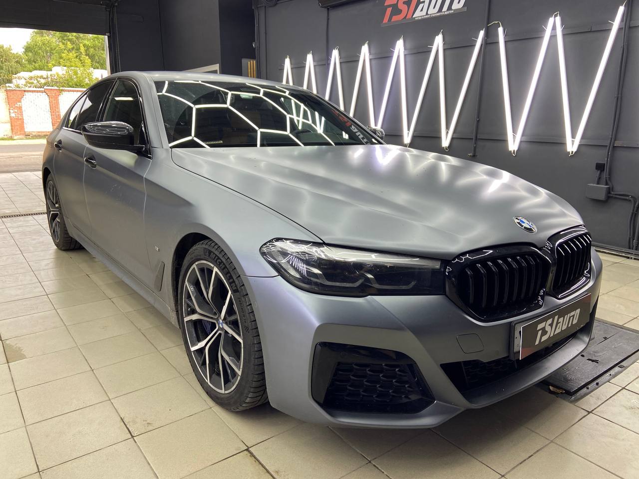 Шумоизоляция BMW 5 в Туле