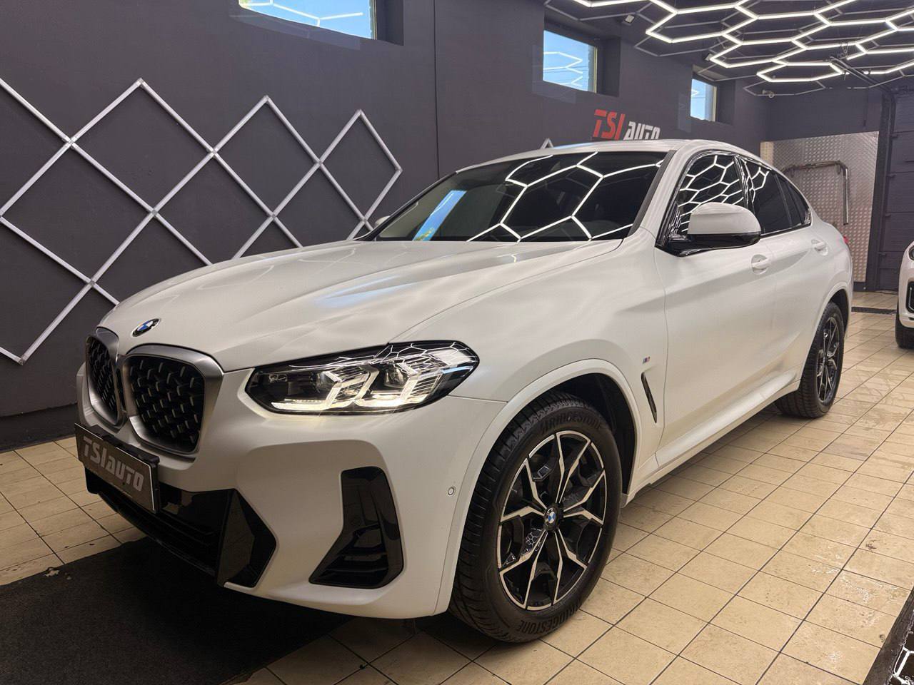Шумоизоляция BMW X4 в Туле