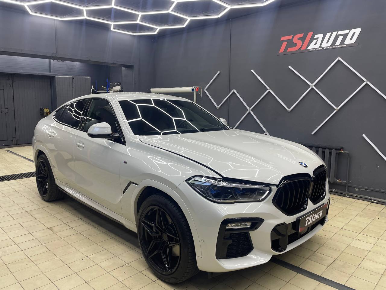 Шумоизоляция BMW X6 в Туле