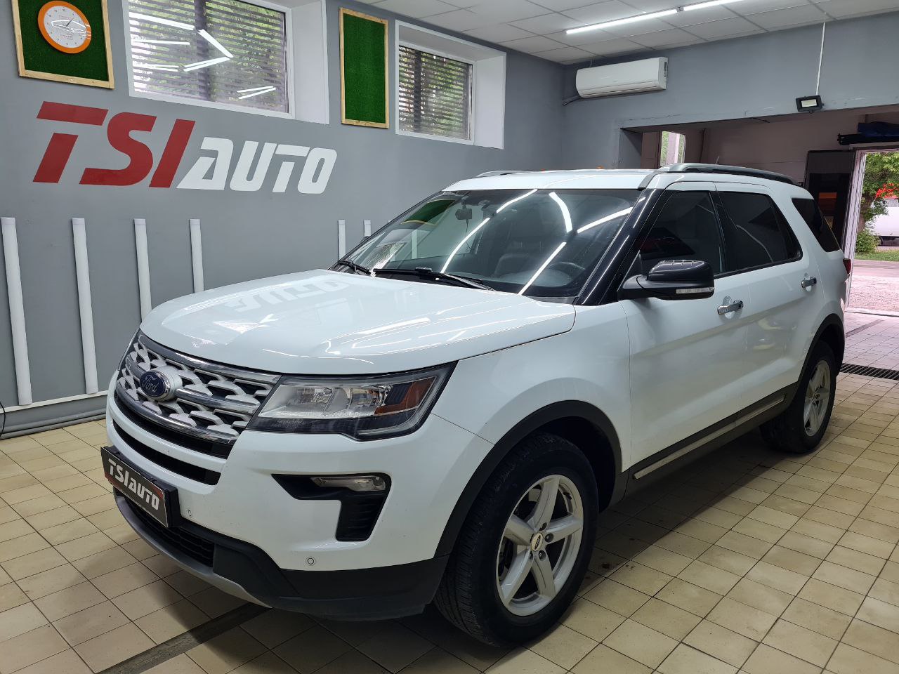 Шумоизоляция Ford Explorer в Туле в пакете Комфорт