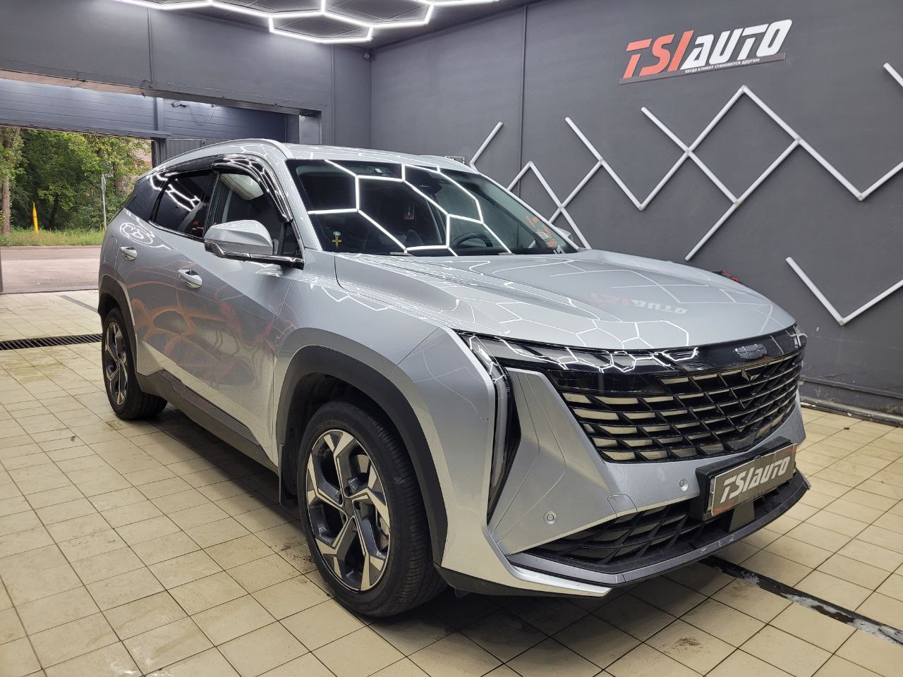 Geely Atlas оклейка пленкой в Туле