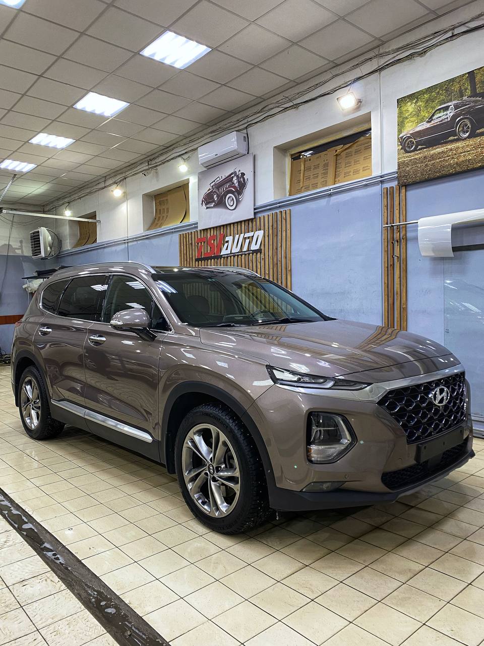 Hyundai Santa Fe оклейка фар бронепленкой в Туле