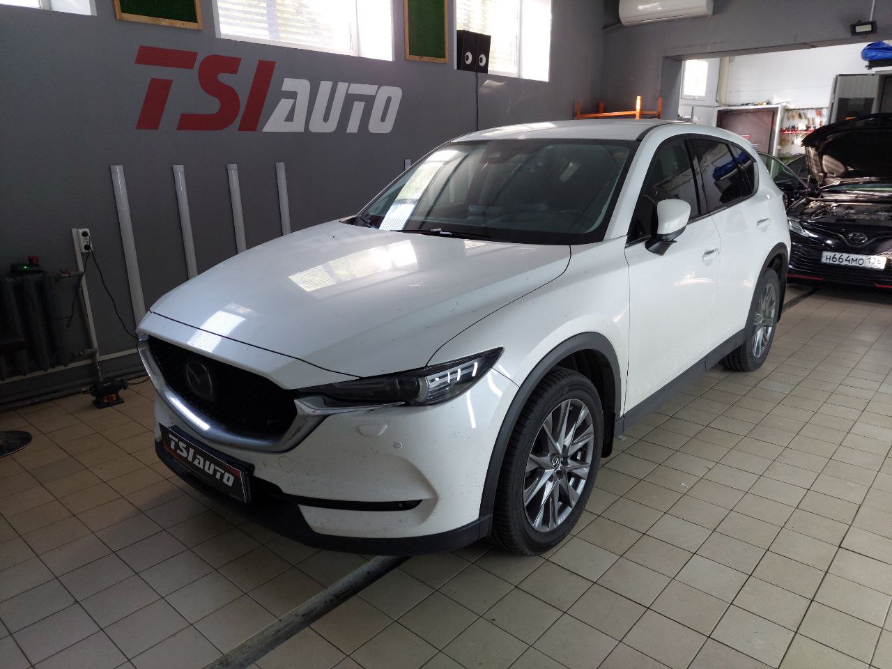 Mazda CX-5 установка подсветки салона в Туле