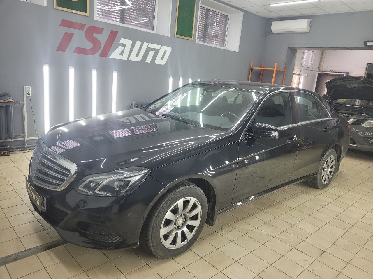 Шумоизоляция Mercedes Benz w212 в Туле