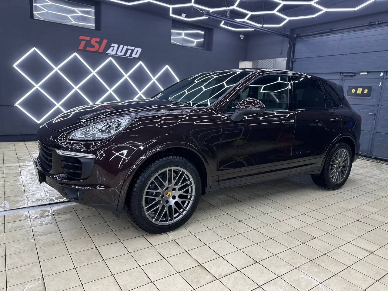 Porsche Cayenne полная оклейка бронепленкой в Туле