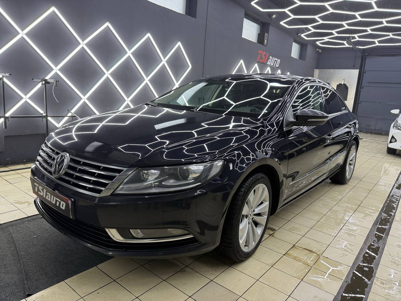Volkswagen Passat CC тонировка задних фонарей пленкой в Туле - фото и цены