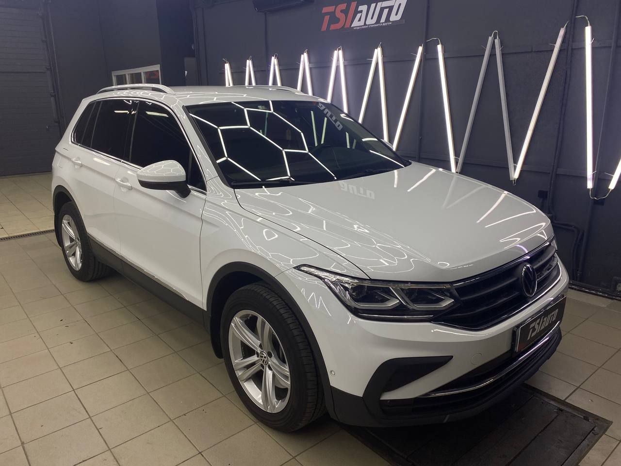 Шумоизоляция Volkswagen Tiguan 2 в Туле - пакет Комфорт