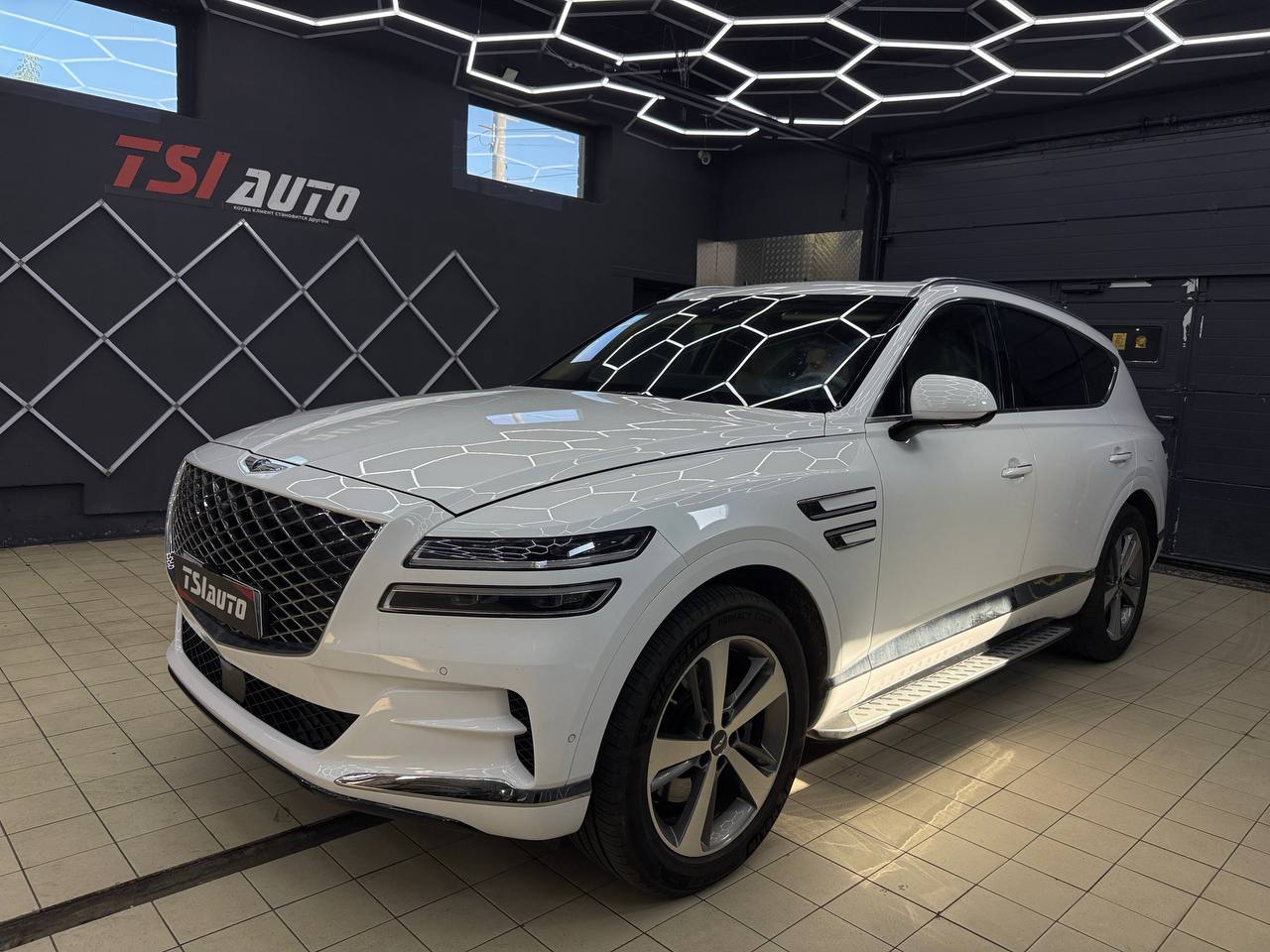 Genesis GV80 оклейка пленкой в Туле