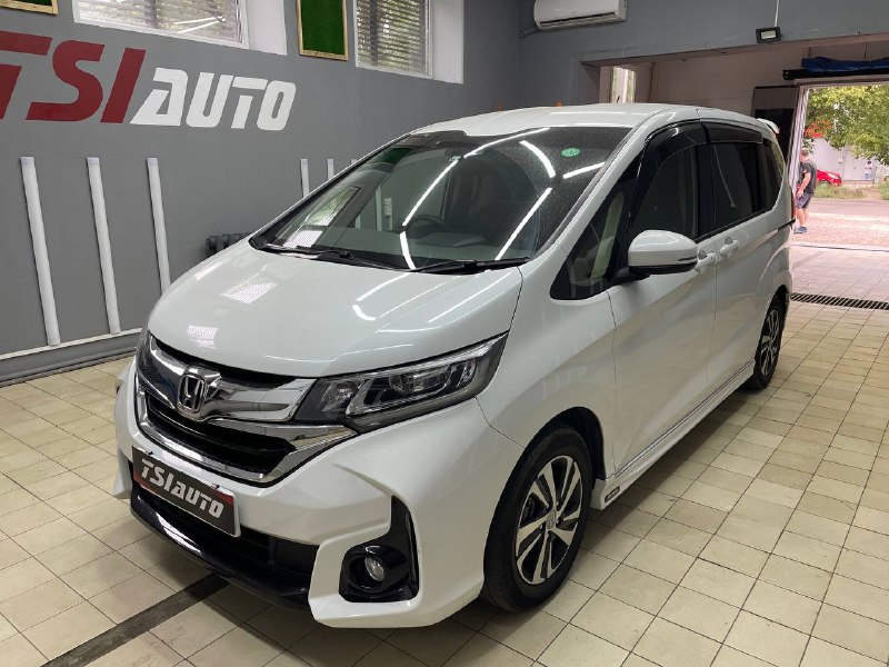 Шумоизоляция Honda Freed в Туле