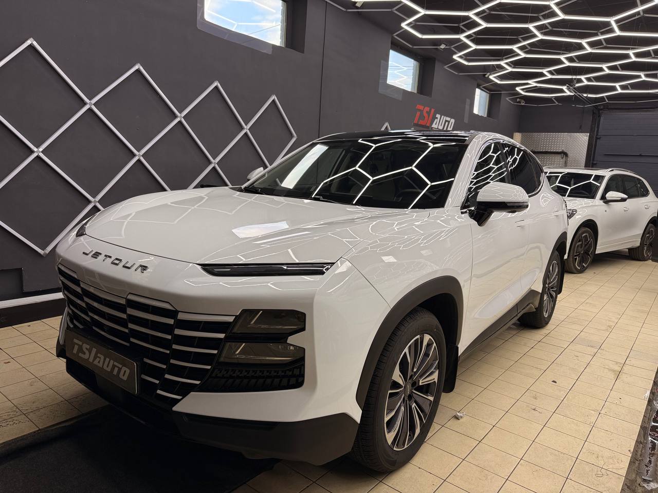 Jetour Dashing оклейка пленкой крыши в Туле