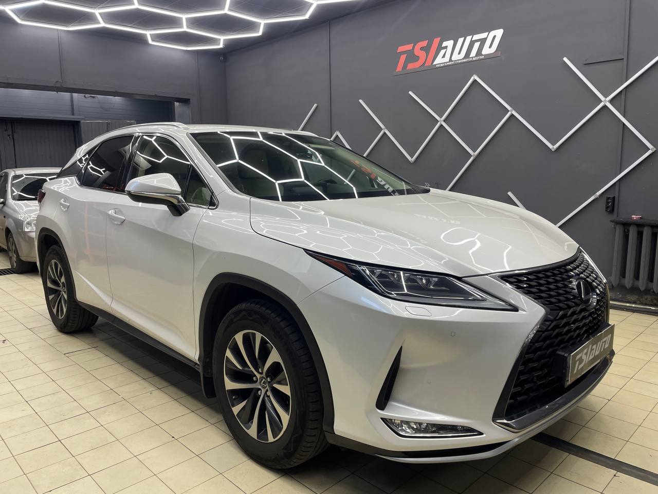 Химчистка Lexus RX 300 в Туле