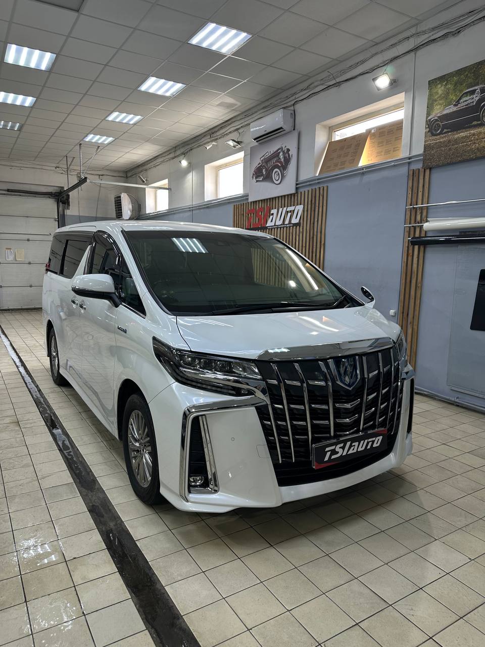 Шумоизоляция Toyota Alphard в Туле