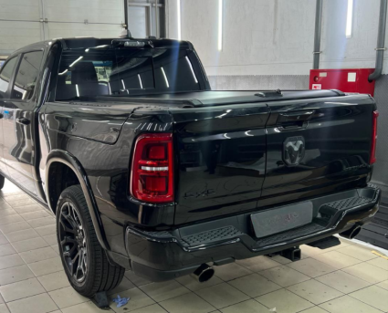 Механическая роллета на кузов Dodge RAM RamBox - фото 3